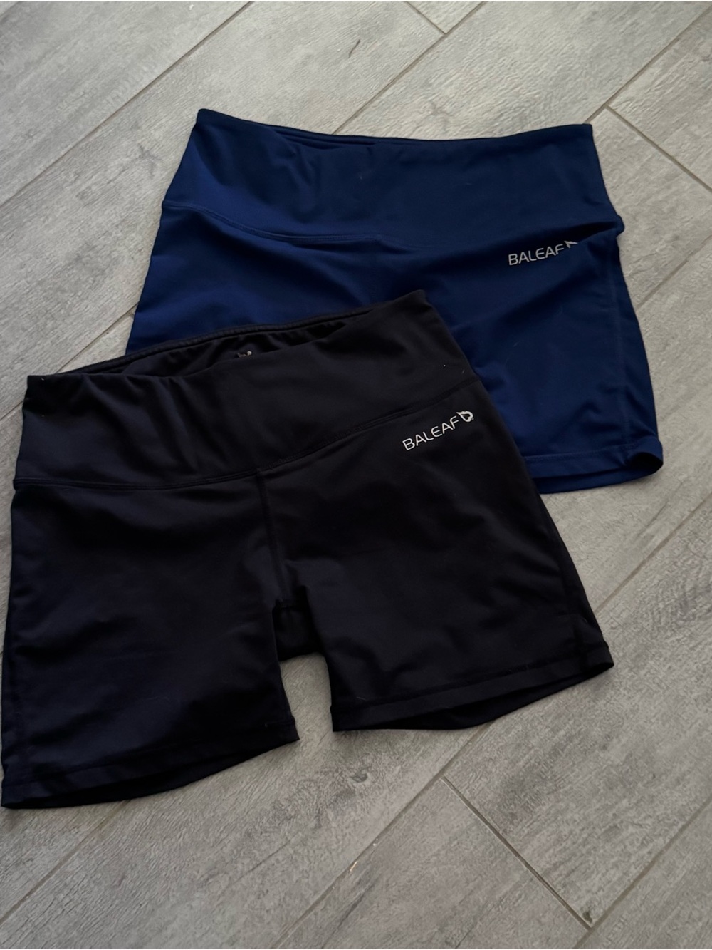 Baleaf Set of 2 Navy and Black Women's Athletic Shorts Size M 4" inseam